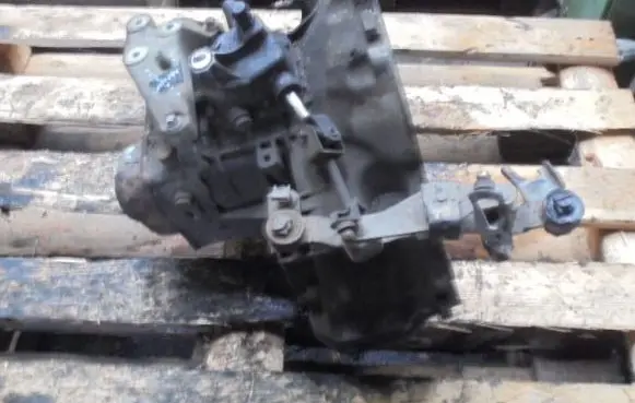 Opel Zafira A Manual 4 speed gearbox F17C419