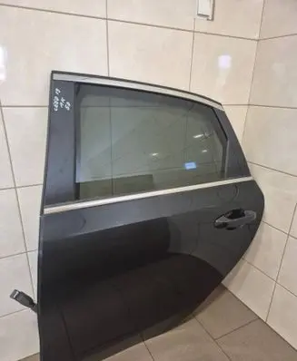 KIA Ceed Rear door 