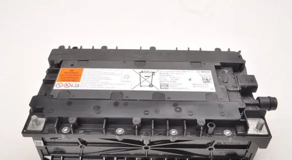 Maserati Ghibli Hybrid / electric car battery 670162269
