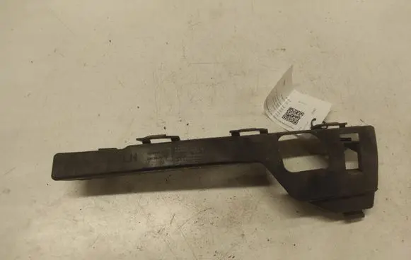 Ford Focus Front bumper mounting bracket 4M5147E857AC