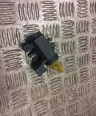 Opel Insignia A Turbo solenoid valve 55573362