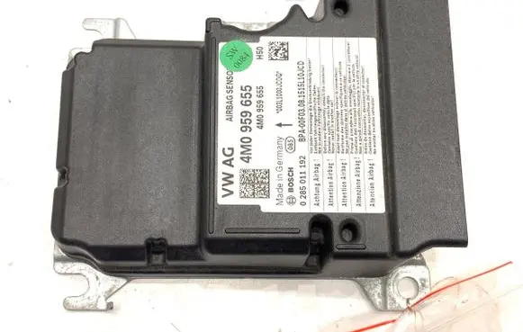 Audi Q7 4M Airbag deployment crash/impact sensor 4M0959655