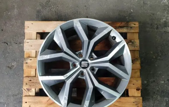 Seat Leon (5F) R18 alloy rim 