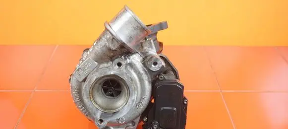 Toyota Verso Turbo 172010R080 20MB25