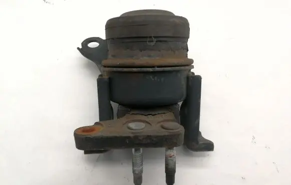 Toyota Avensis Verso Engine mount bracket
