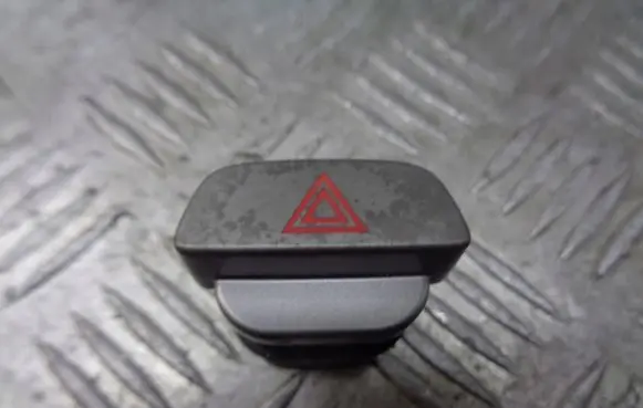 Ford Focus Hazard light switch 8M5T-13A350-AB