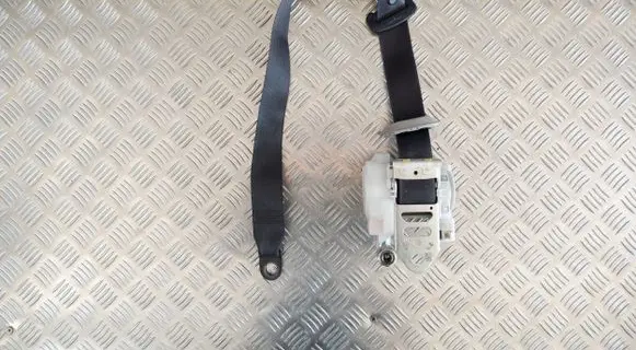 Lexus CT 200H Front seatbelt