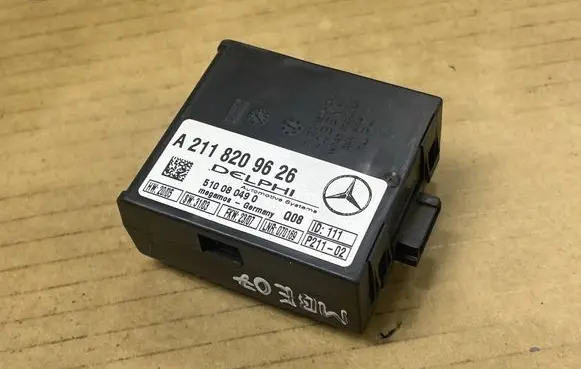 Mercedes-Benz E W211 Alarm control unit/module 2118209626