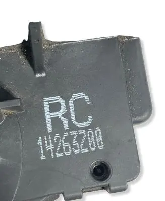 Opel Astra H Front door lock 14263200
