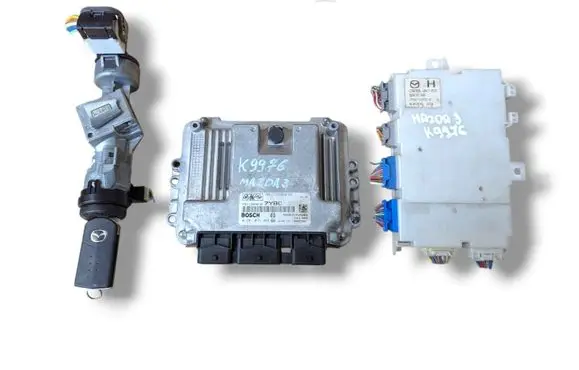 Mazda 3 II Engine ECU kit and lock set 0281015963 7M61-12A650-BC