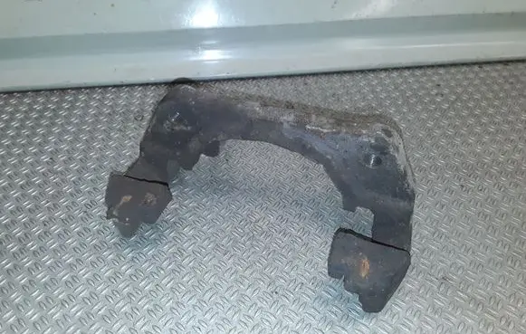 BMW 5 E60 E61 Front Brake Caliper Pad/Carrier 