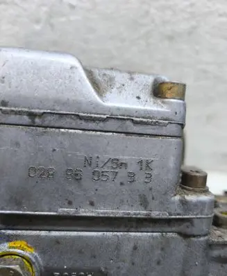 Audi A4 S4 B5 8D Fuel injection high pressure pump 0460404985 028130110H 02996057