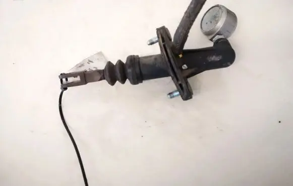 Opel Omega B2 Clutch master cylinder 90578369