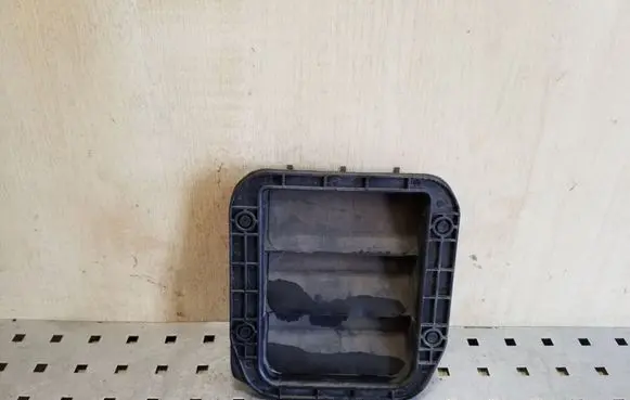Honda CR-V Quarter panel pressure vent 75450SMA