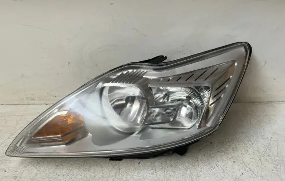 Ford Focus Headlight/headlamp 8M5113W030AE