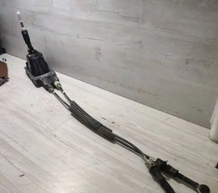 Dacia Duster II Gear shift cable linkage