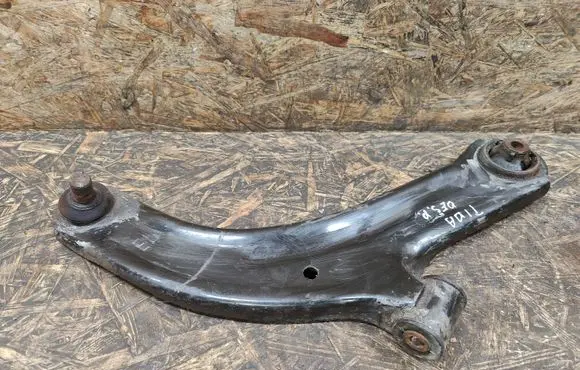 Nissan Tiida C11 Front lower control arm/wishbone