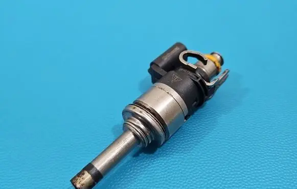 Porsche Panamera (970) Fuel injector 94611012860 IMPRK1520227
