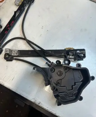 Seat Ibiza IV (6J,6P) Front door window regulator with motor 6J4837401E 120736GR04 26072010