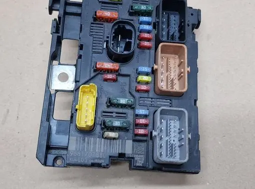 Citroen C3 Fuse module 9661707880