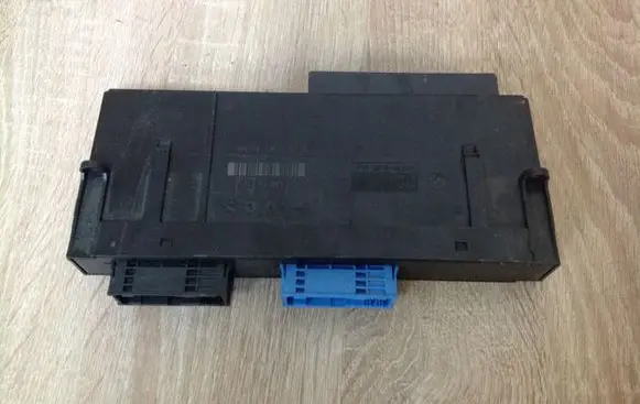 BMW 5 E60 E61 Comfort/convenience module 10681810 532305J17