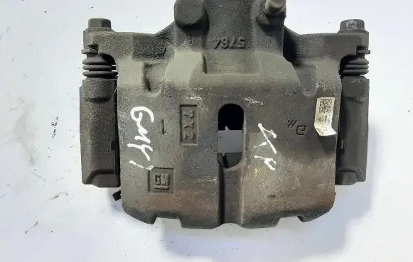 Opel Insignia B Front brake caliper