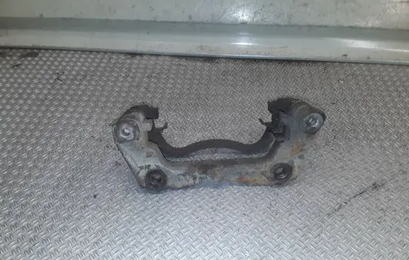 Toyota Verso Front Brake Caliper Pad/Carrier