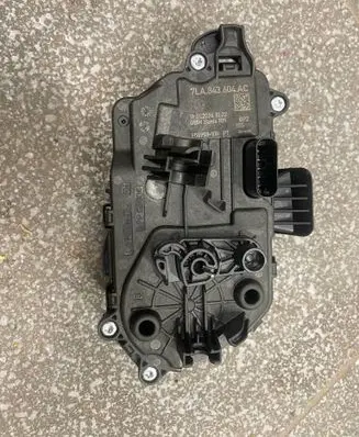 Volkswagen Caddy Sliding door lock 7LA843603AC 7LA843603S