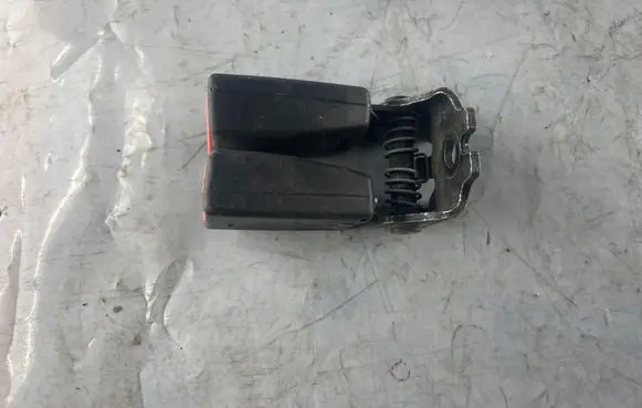 Ford Focus Middle seatbelt buckle (rear) BM51613K21C 34068897