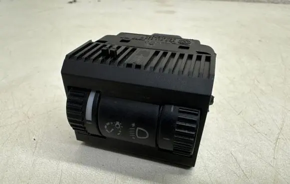 Volkswagen Polo IV 9N3 Headlight level height control switch 6Q0941333C