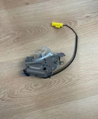 BMW 3 G20 G21 Engine bonnet/hood lock/catch 7468349