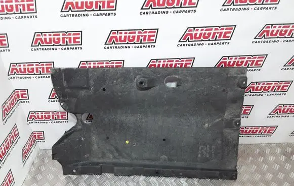Center/middle under tray cover