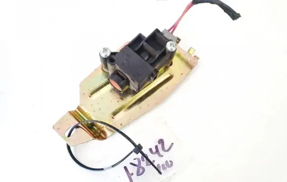Ford Mondeo MK II Fuel cut-off switch 971211a