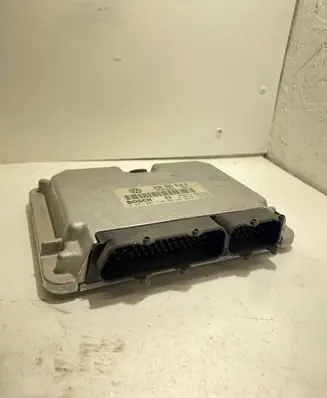 Volkswagen PASSAT B5 Engine control unit/module 038906018P 28SA3504 0281001720