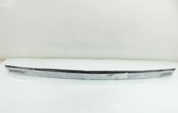 Opel Zafira B Trunk door license plate light bar 