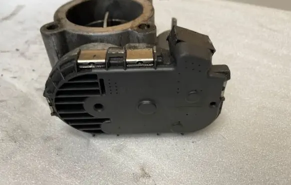 Mercedes-Benz E W211 Throttle valve A6420900070