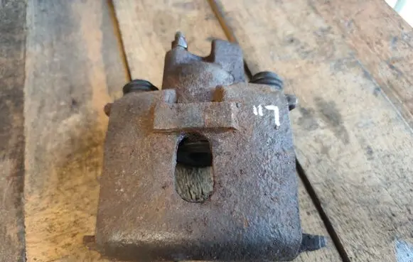 Chrysler PT Cruiser Rear brake caliper 