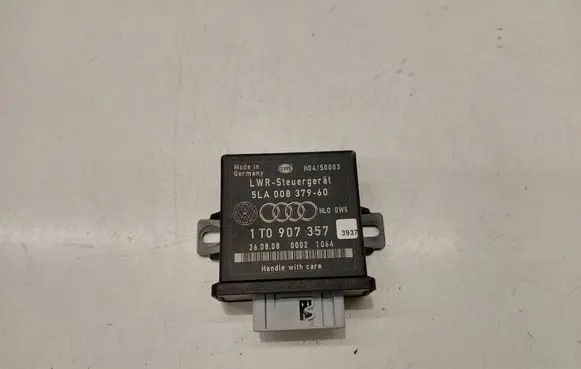 Volkswagen Golf V Light module LCM 5LA00837960 1T0907357