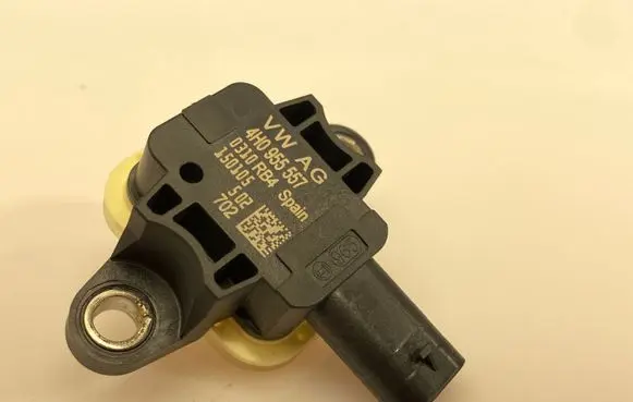 Audi A7 S7 4G Airbag deployment crash/impact sensor 4H0955557