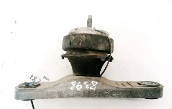 Volvo C30 Engine mount bracket 31277073
