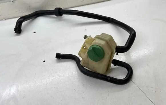 Volkswagen Transporter - Caravelle T5 Power steering fluid tank/reservoir 7E0422371G