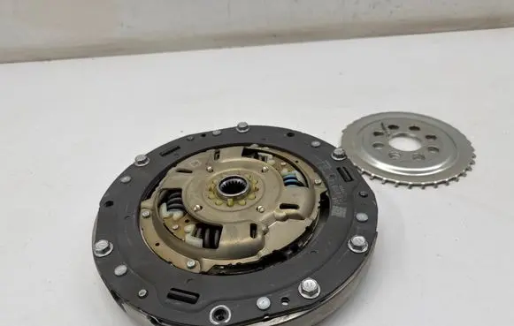 Toyota Yaris Cross Clutch set kit 4D080912