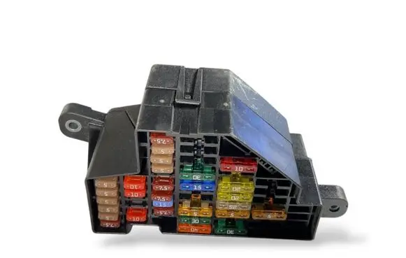 Skoda Superb B6 (3T) Fuse module 