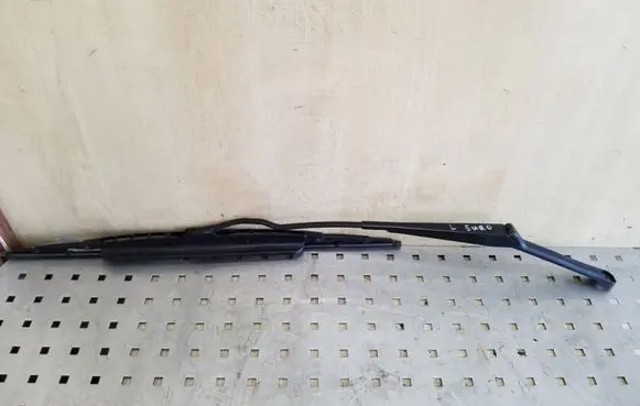 Volkswagen Transporter - Caravelle T4 Front wiper blade arm 701955409A