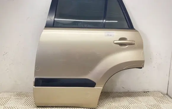 Suzuki Grand Vitara II Rear door