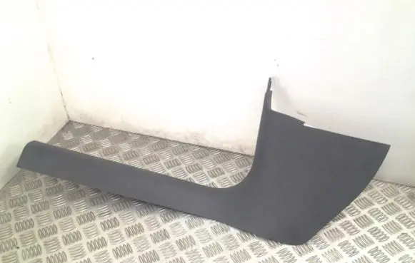 Audi A5 8T 8F Front sill trim cover 8K2867271D