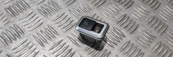 Mercedes-Benz E W212 Tailgate/boot open switch button A1668707610