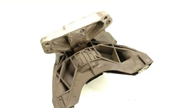 Engine mount bracket