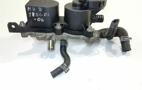 Mercedes-Benz B W245 Breather/breather pipe/hose A6400101062