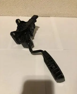 Honda CR-V Accelerator throttle pedal 2700000400